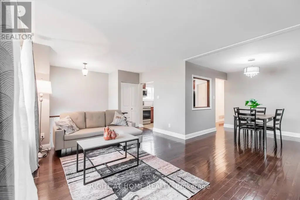 12 Murellen Crescent, Toronto (Victoria Village)
